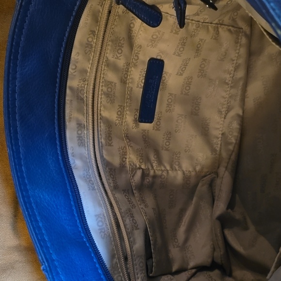 Michael Kors blue handbag - Picture 3 of 4